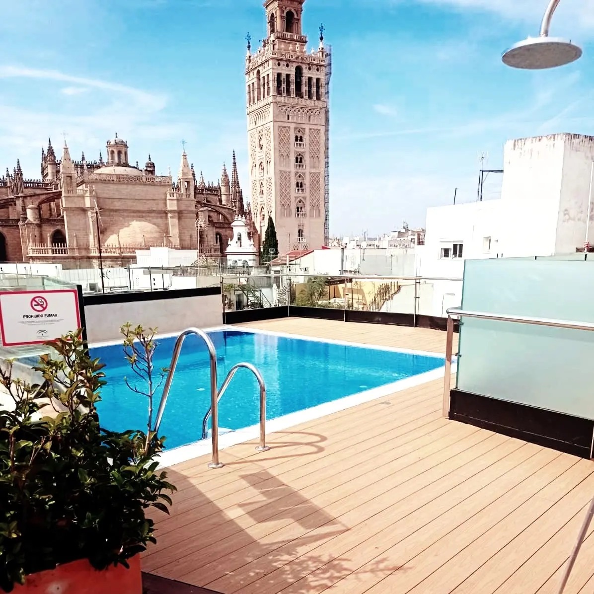 Suministro de césped artificial con instalación incluida